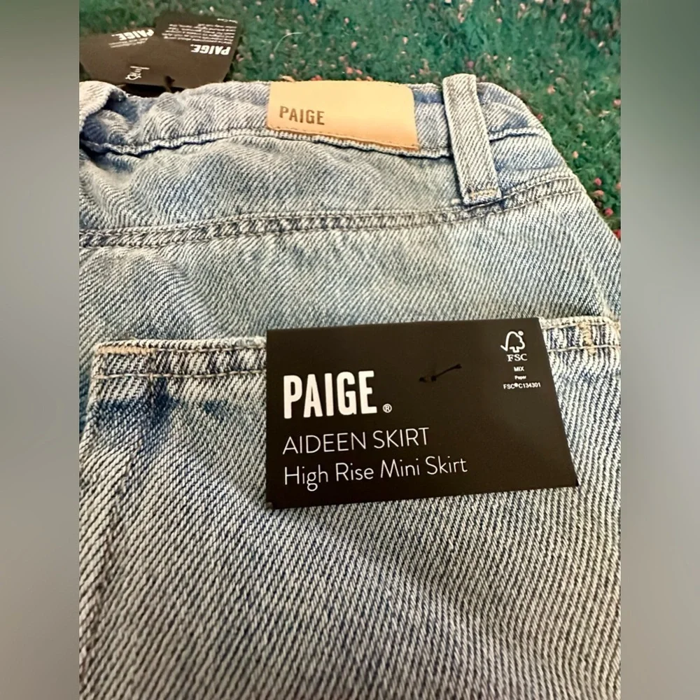 PAIGE Aideen Seamed Denim Mini Skirt Razz NWT 26 Rare